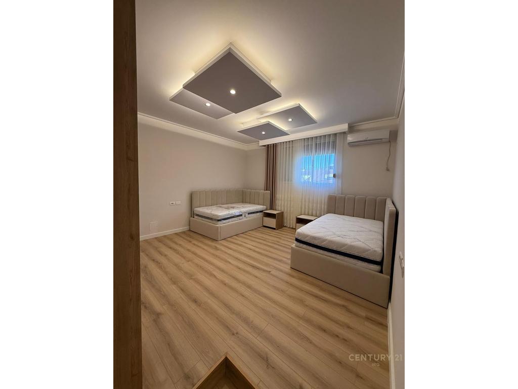 SHITET APARTAMENT LUKSOZ 165 M² NË BERAT – GATI PËR BANIM!
