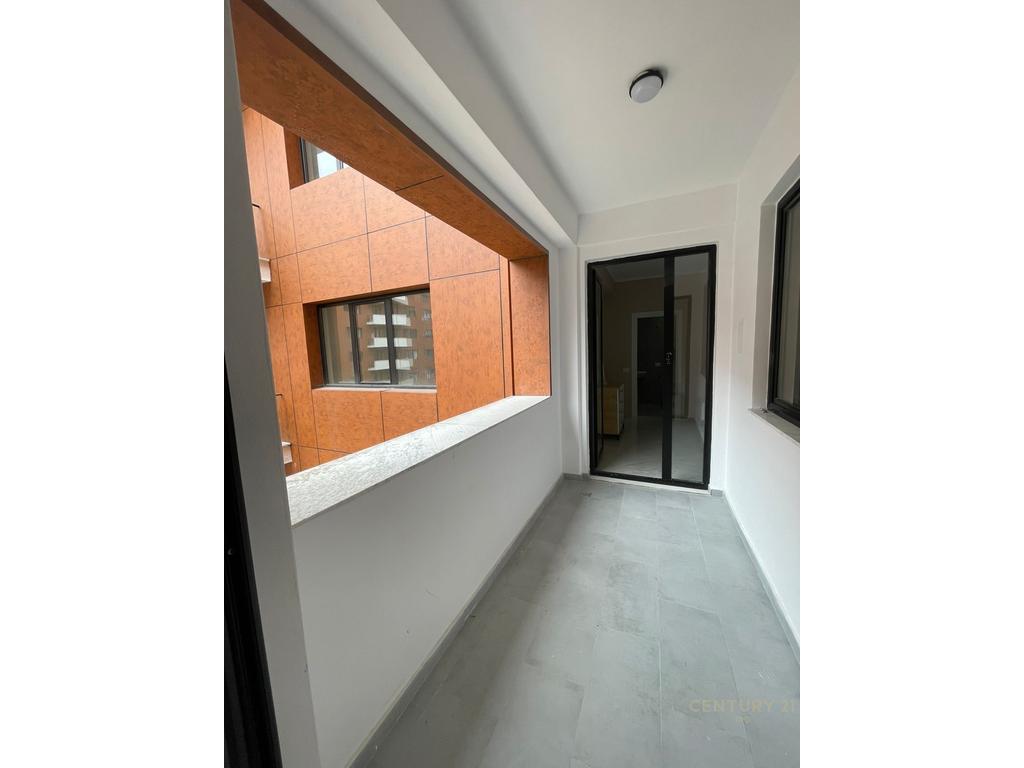 JEPET ME QIRA APARTAMENT 2+1+2 TEK URBAN GATE NË ASTIR