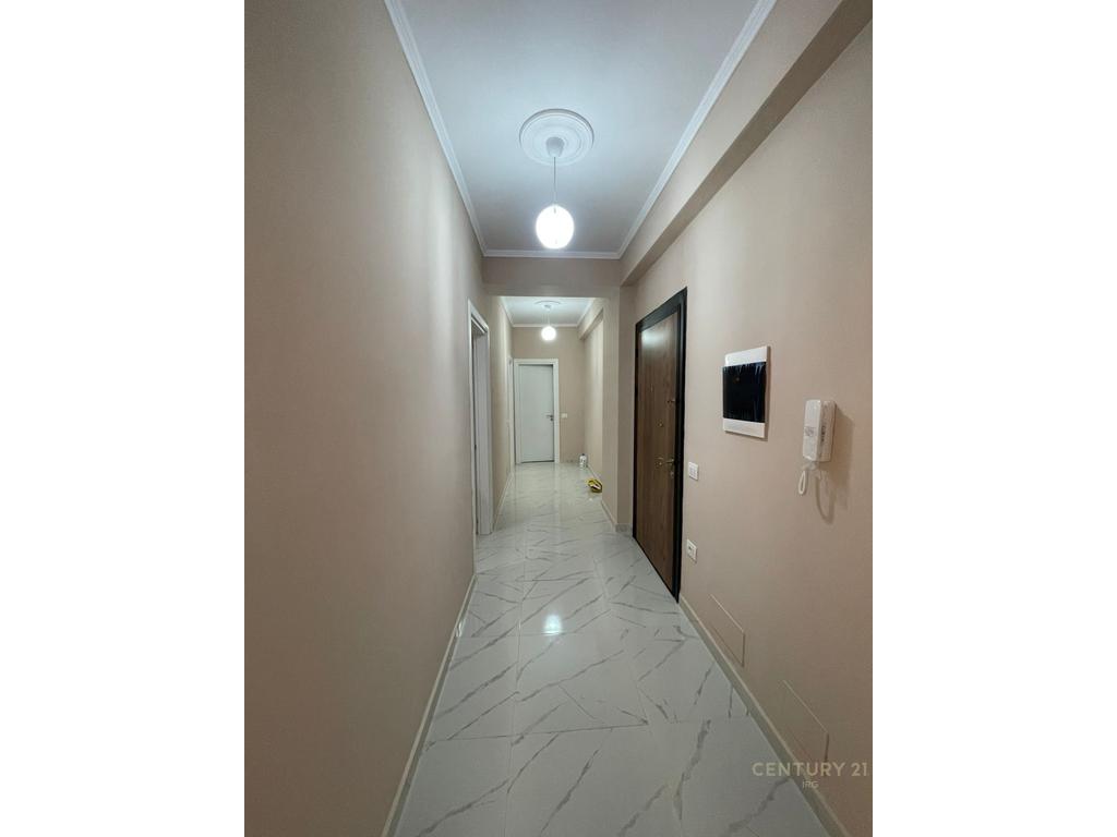 JEPET ME QIRA APARTAMENT 2+1+2 TEK URBAN GATE NË ASTIR