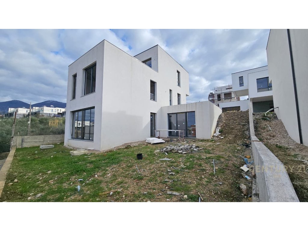 Villa for sale, near Terfili Residence, Farka lake