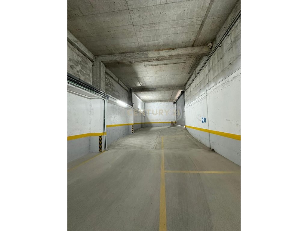 Parking Me Qira në Fresk, Tiranë - 2000€ | 1257.5 m²