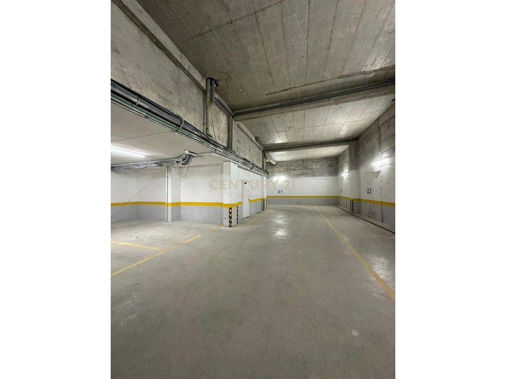 Parking Me Qira në Fresk, Tiranë - 2000€ | 1257.5 m²