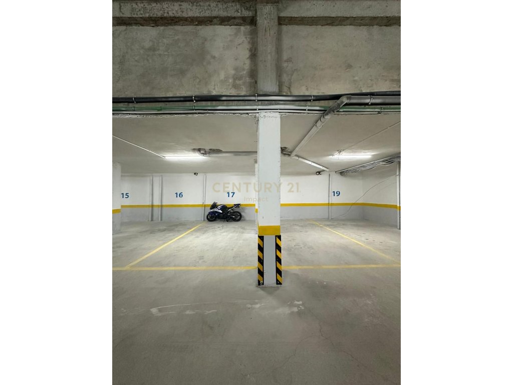 Parking Me Qira në Fresk, Tiranë - 2000€ | 1257.5 m²