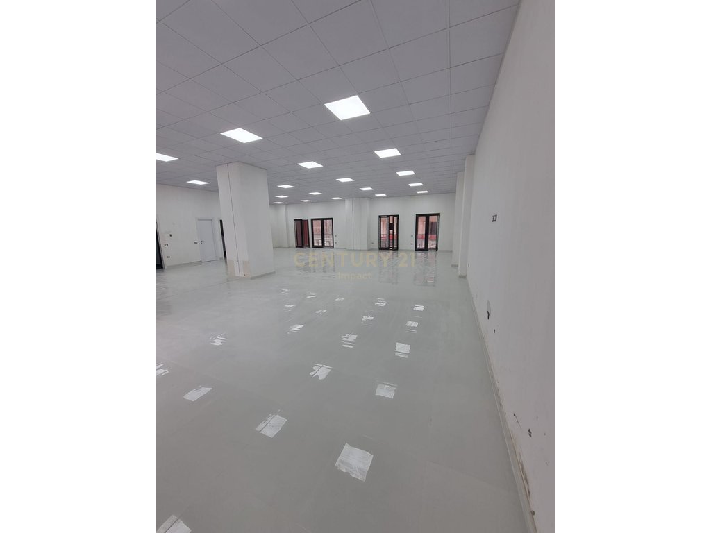 FOR RENT COMMERCIAL SPACE NEXT TO DIBRA STREET, ARLIS PHARMACY COMPLEX 10!
