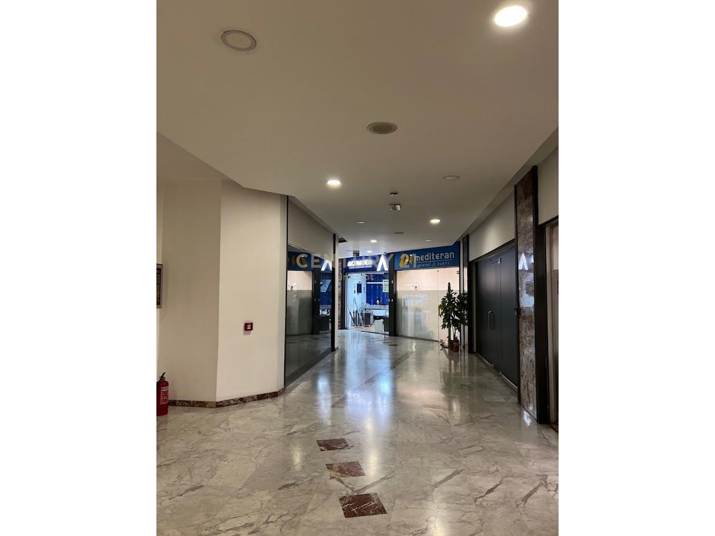 Commercial space for rent at Torre Drini!