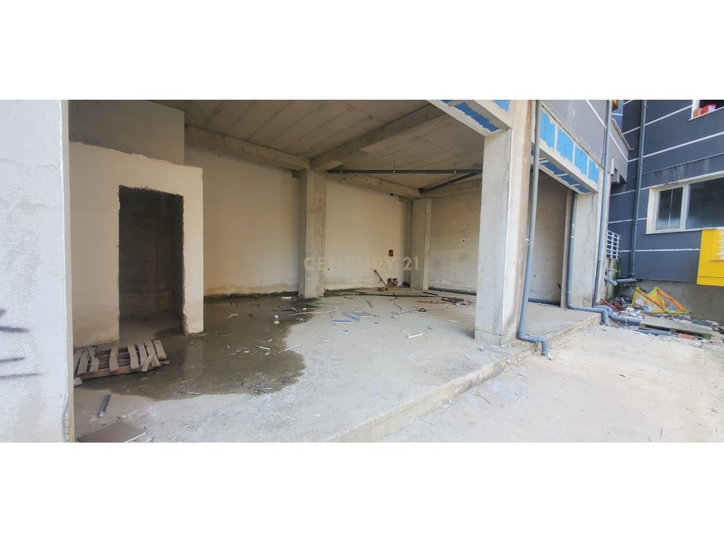 Commercial premises for sale at Tom Doshi's Residence