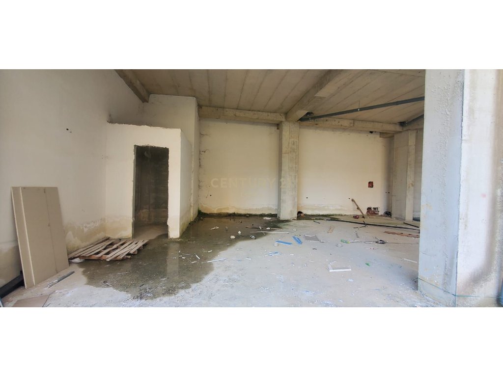 Commercial premises for sale at Tom Doshi's Residence