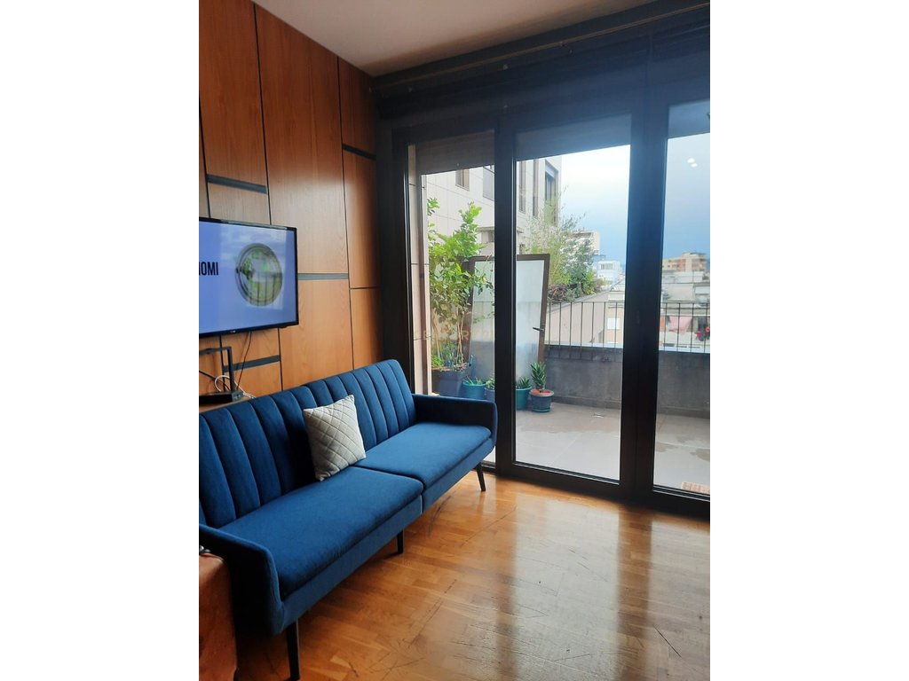 🏡 Apartment 1+1 for Rent – RRUGA E BARRIKADAVE – CENTER, TIRANA! 1,000 € /Month