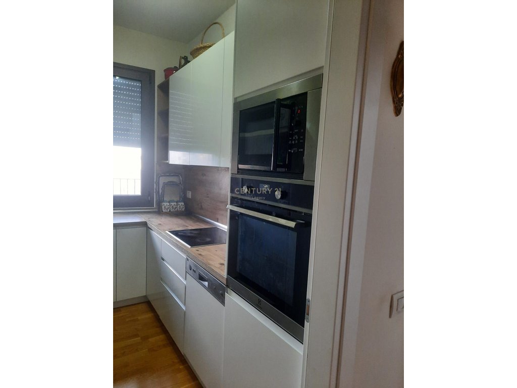 🏡 Apartment 1+1 for Rent – RRUGA E BARRIKADAVE – CENTER, TIRANA! 1,000 € /Month