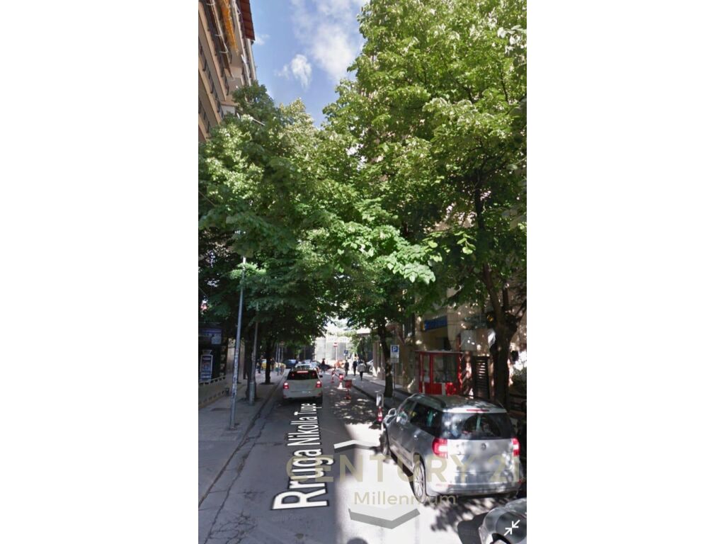 5 Garages for sale in the most frequented area in the Old Block
