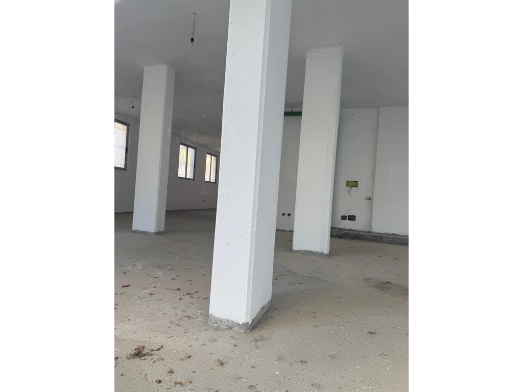 UNIT FOR SALE, NEAR ELEZAJ PASTRY!