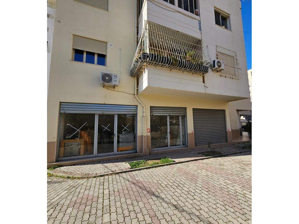 UNIT/SHOP FOR SALE NEAR THE PROMENADE!
