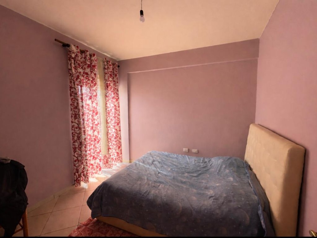 SHITET APARTAMENT 3+2 , PRANE KISHES ORTODOKSE!
