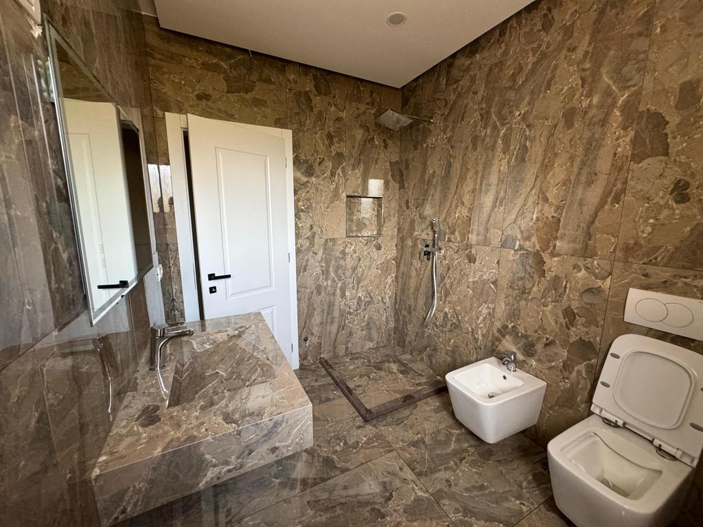 APARTMENT 2+1+ GARAGE FOR SALE, AT DHIMITER KONOMI STREET!