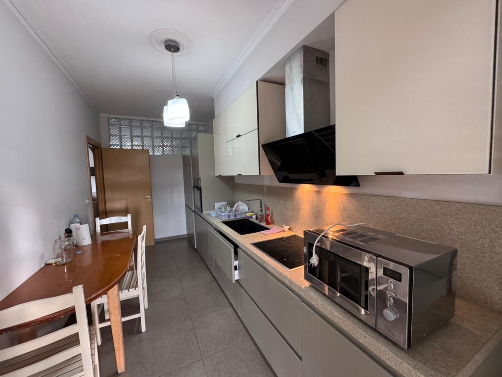 APARTMENT 3+1+2+VERANDA FOR SALE ON "HASAN KUSHTA" STREET, VLORE (1300 euros/m2)!