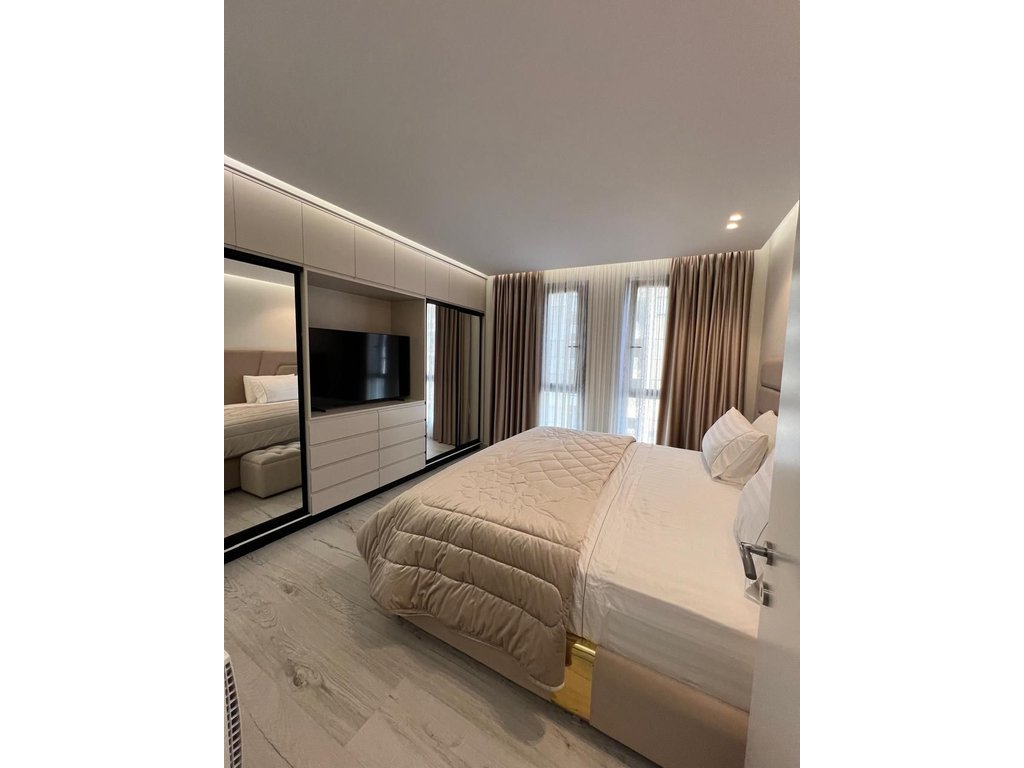 LUXURY APARTMENT FOR SALE, ON THE LUNGOMARE!