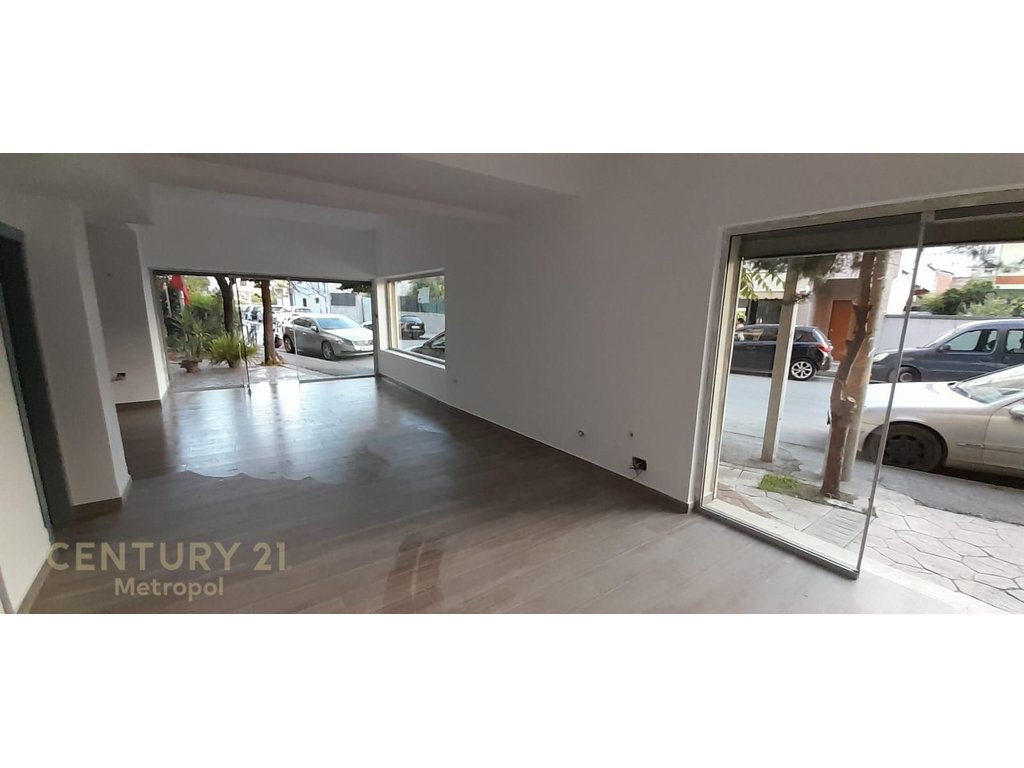COMMERCIAL UNIT, SHOP FOR SALE ON NJAZI MEKA STREET!
