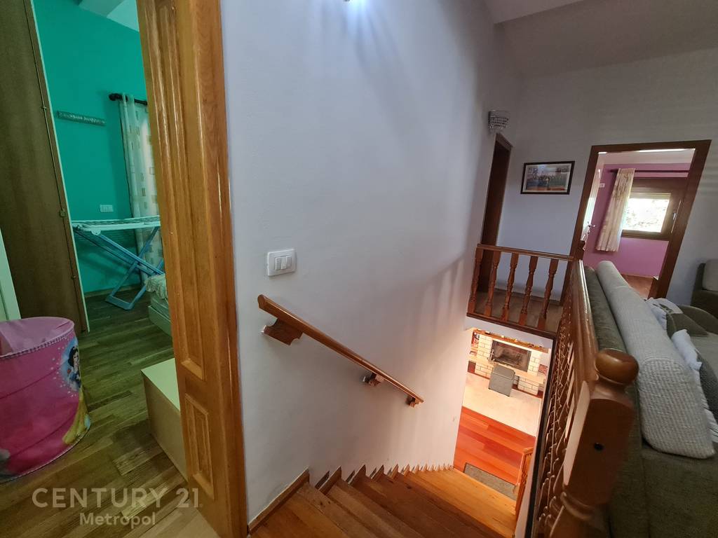 I AM OFFERING FOR SALE INDIVIDUAL VILLA WITH SWIMMING POOL IN KERRET!