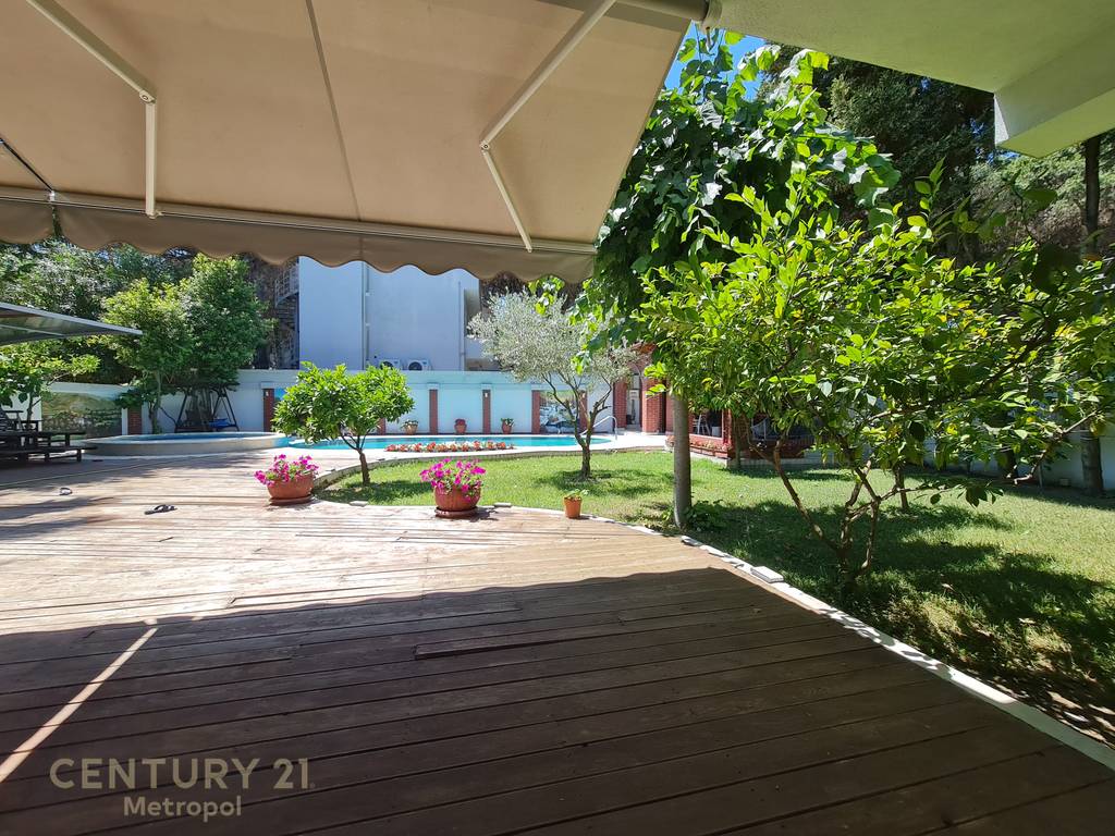 I AM OFFERING FOR SALE INDIVIDUAL VILLA WITH SWIMMING POOL IN KERRET!