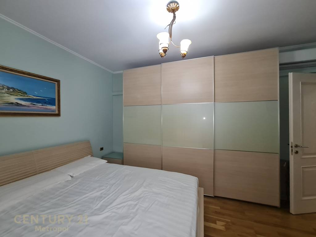 APARTMENT FOR RENT 2+1+2 with parking on QEMAL STAFA STREET!