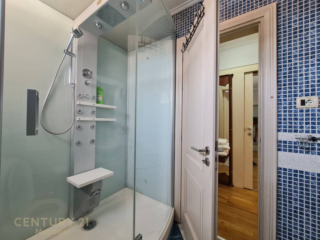 APARTMENT FOR RENT 2+1+2 with parking on QEMAL STAFA STREET!