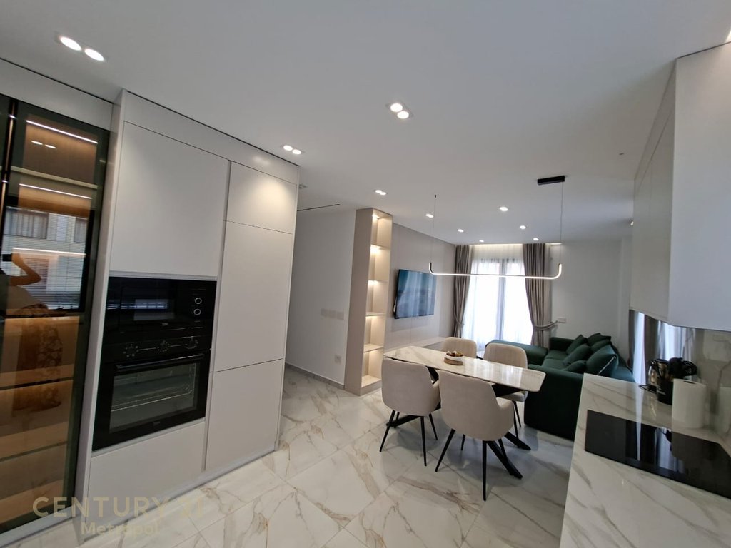 Apartment 3+2+ garage for Rent in Astir, Tirana -