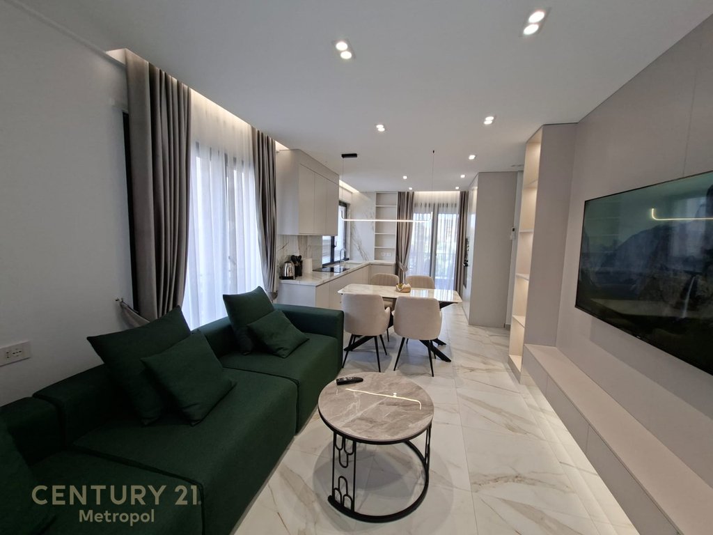 Apartment 3+2+ garage for Rent in Astir, Tirana -