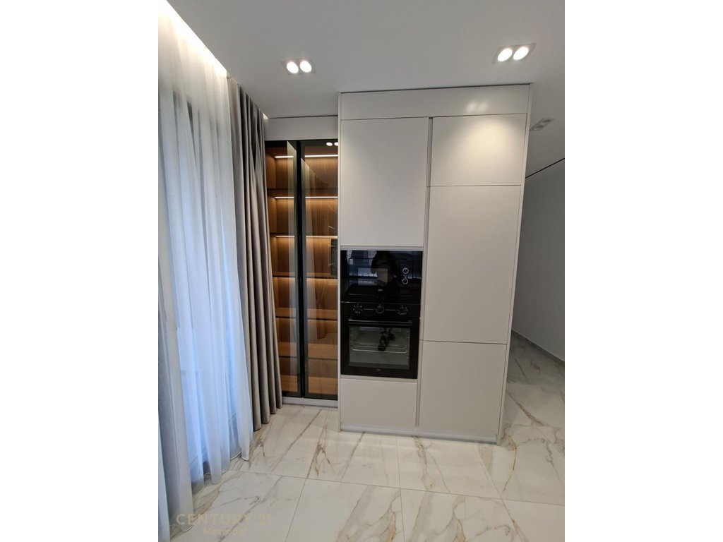 Apartment 3+2+ garage for Rent in Astir, Tirana -