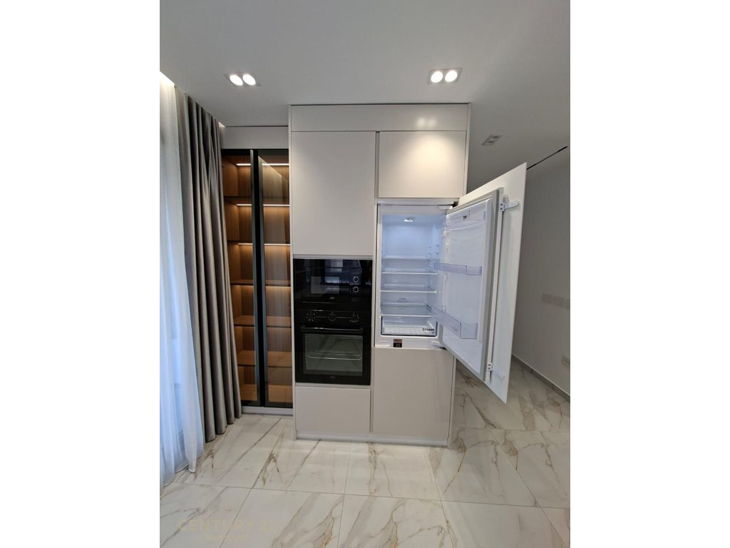 Apartment 3+2+ garage for Rent in Astir, Tirana -