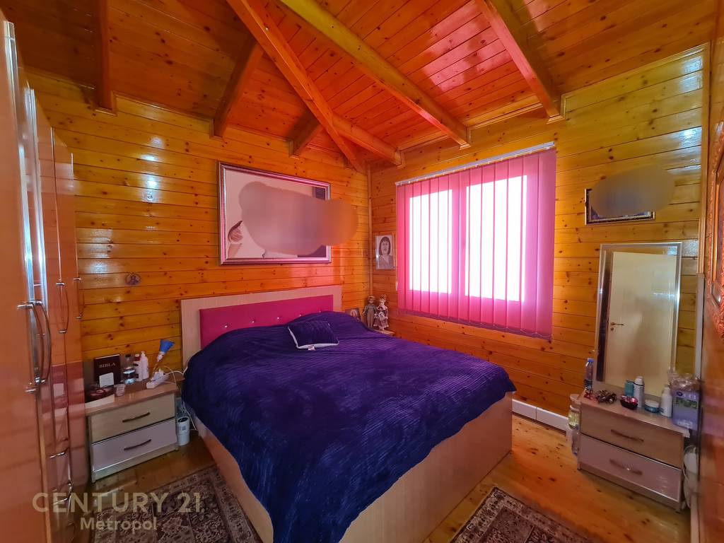 PRIVATE HOUSE FOR SALE WITH 1600m LAND-DAIAS!