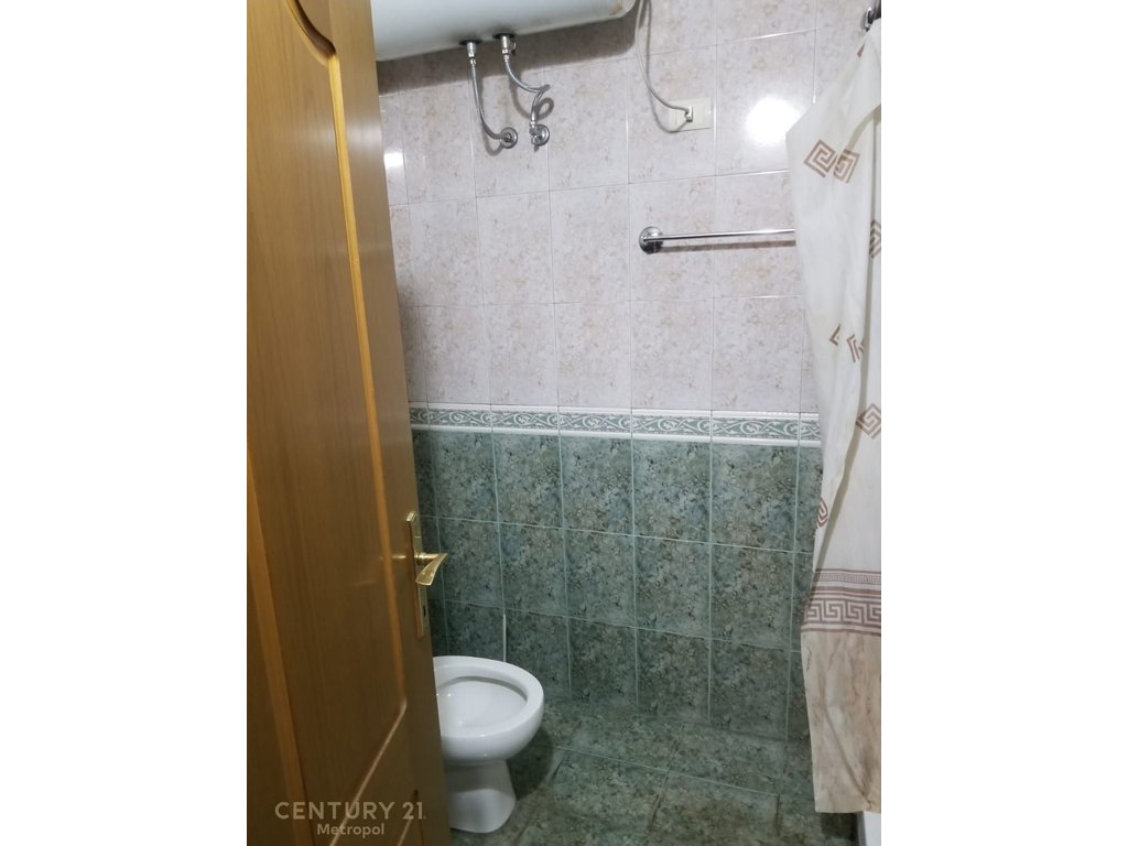 Apartment 3+1+2 with balcony for rent, in the Center of Blloku!