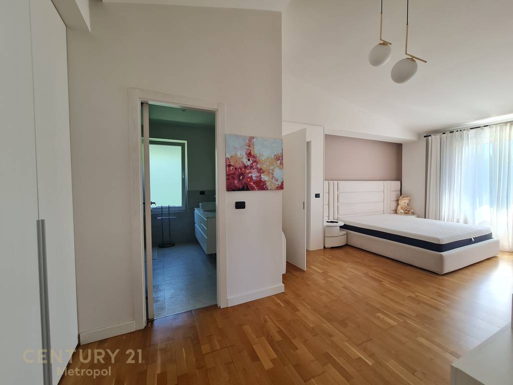 INDIVIDUAL VILLA WITH A SWIMMING POOL FOR RENT NEAR TEG!