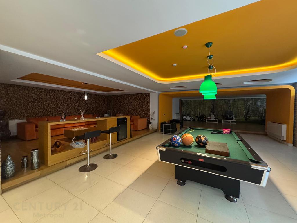 VILE INDIVIDUAL WITH POOL FOR RENT NEAR TEG