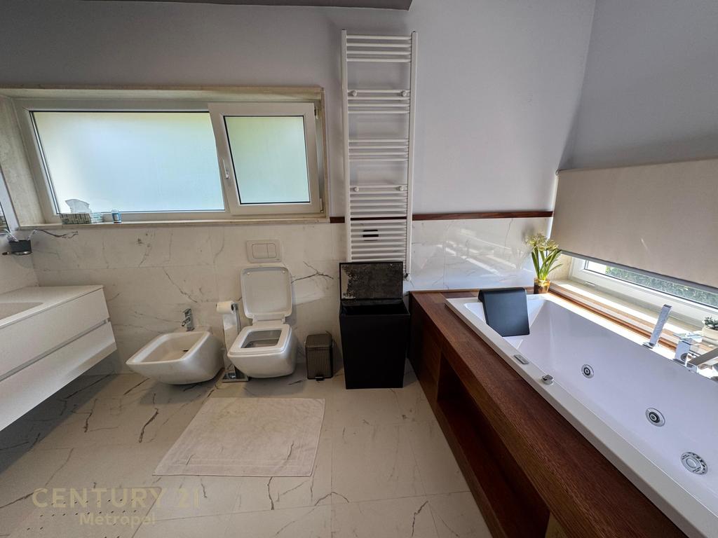 VILE INDIVIDUAL WITH POOL FOR RENT NEAR TEG