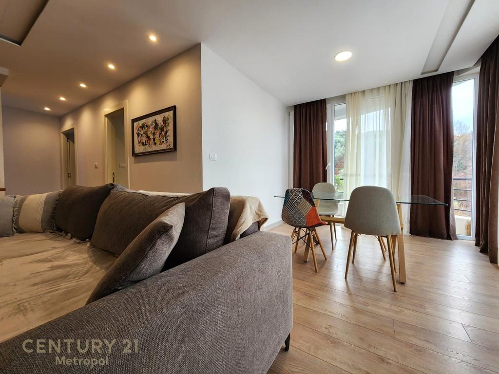 Apartment 3+1+2 bathrooms for rent in the Botanical Garden!