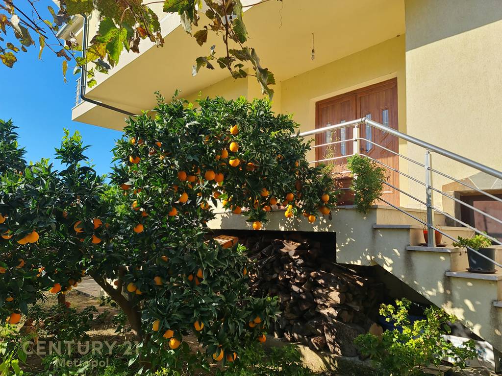 SHE HAS A PRIVATE HOUSE IN TOKA, IN KODRAT E MARIKAJ!