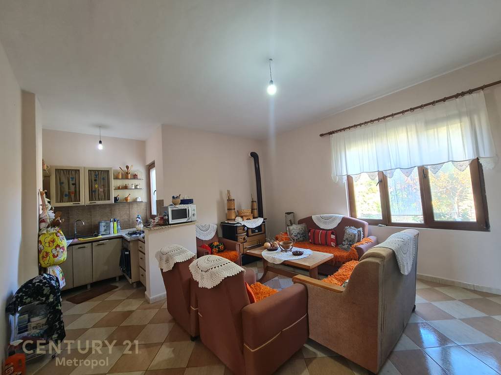 SHE HAS A PRIVATE HOUSE IN TOKA, IN KODRAT E MARIKAJ!