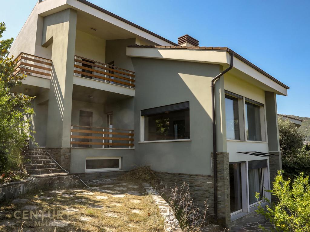 Luxury Villas for Sale in Long Hill Residence