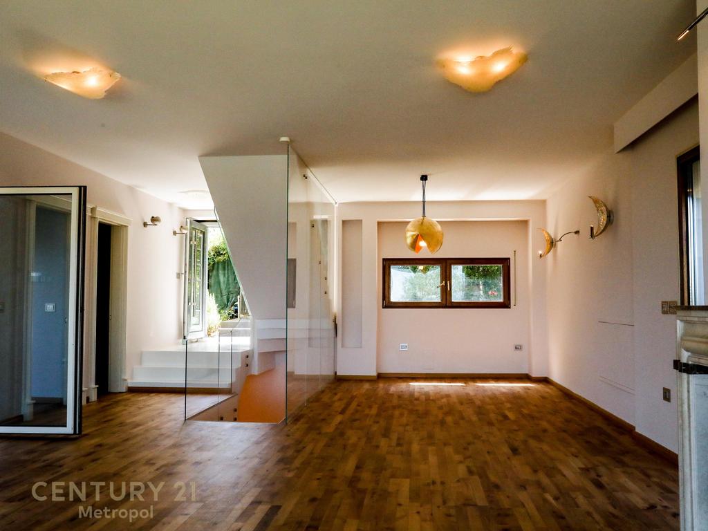 Luxury Villas for Sale in Long Hill Residence