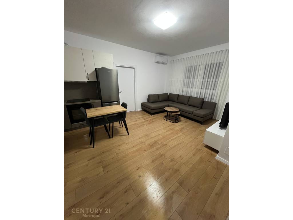 JEPET ME QIRA APARTAMENT 2+1, PASKUQAN!