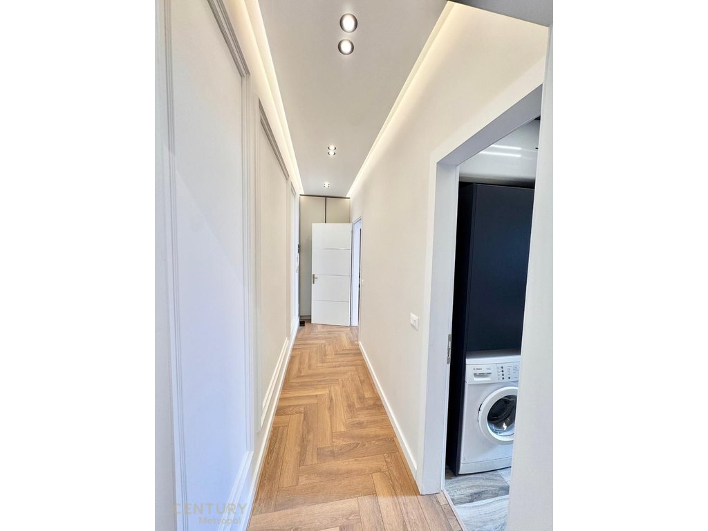 APARTMENT 2+1+PARKING SPACE NEAR NEW BAZAAR!