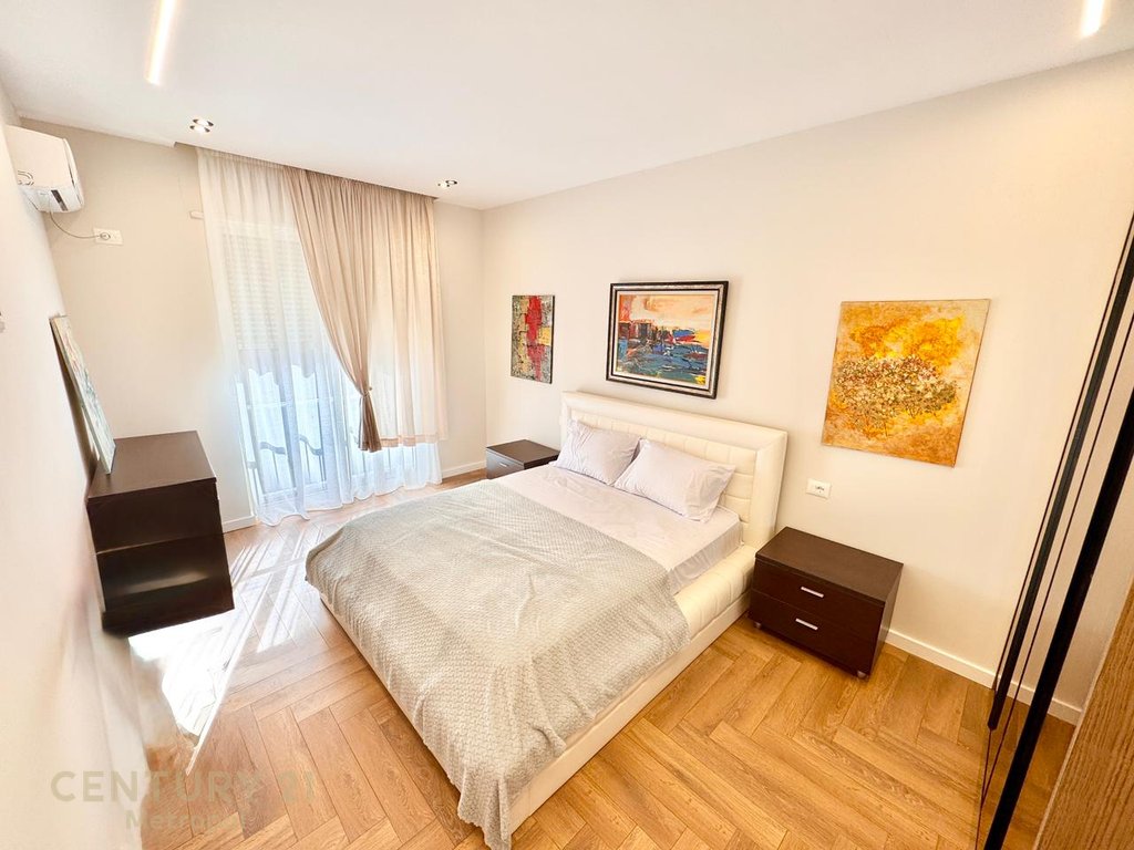 APARTMENT 2+1+PARKING SPACE NEAR NEW BAZAAR!