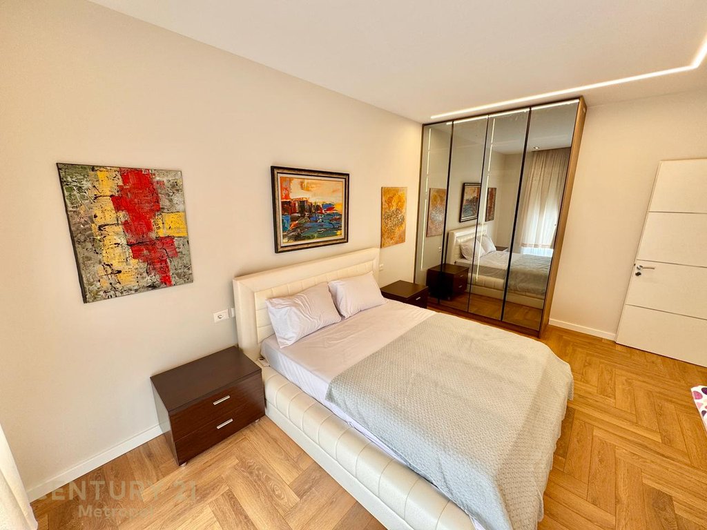 APARTMENT 2+1+PARKING SPACE NEAR NEW BAZAAR!