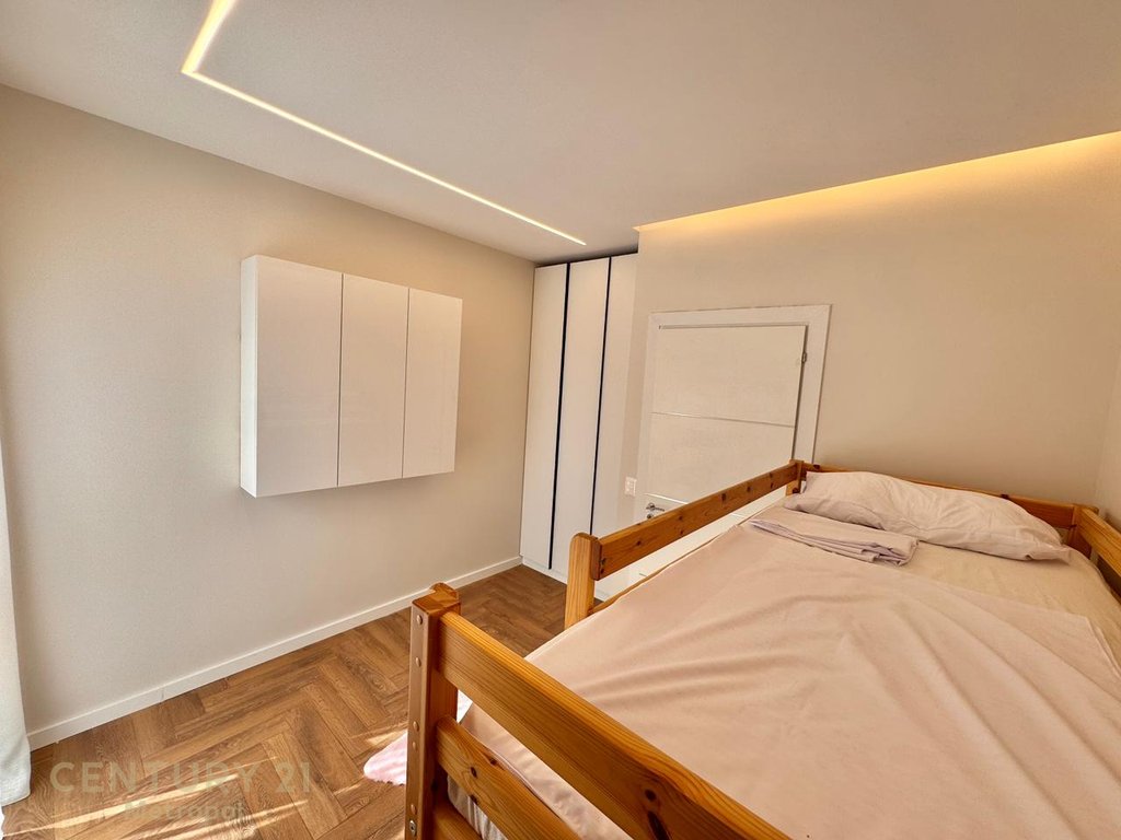 APARTMENT 2+1+PARKING SPACE NEAR NEW BAZAAR!
