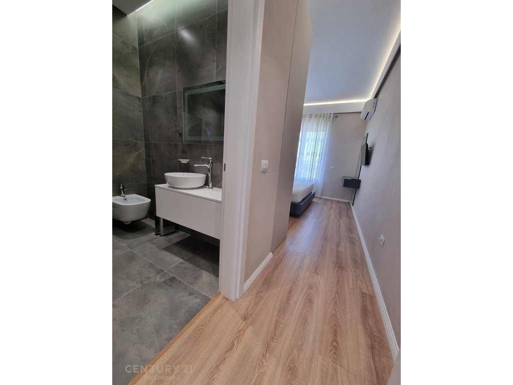 APARTAMENT 2+1+2 ME 1 POST PARKIMI TEK SECRET GARDEN!