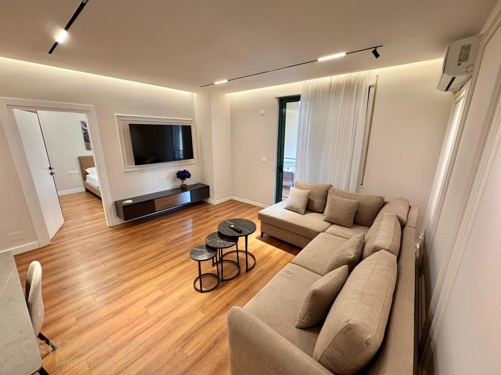 APARTMENT 2+1 NEAR THE NEW MARKET!