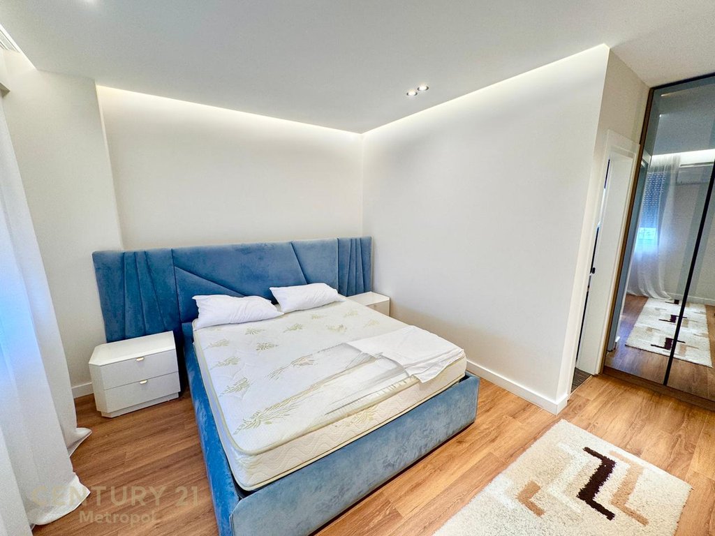 APARTMENT 2+1 NEAR THE NEW MARKET!