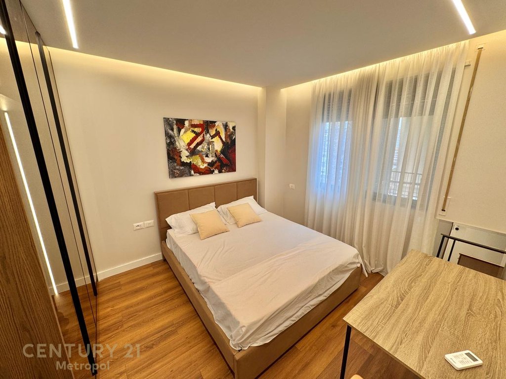 APARTMENT 2+1 NEAR THE NEW MARKET!