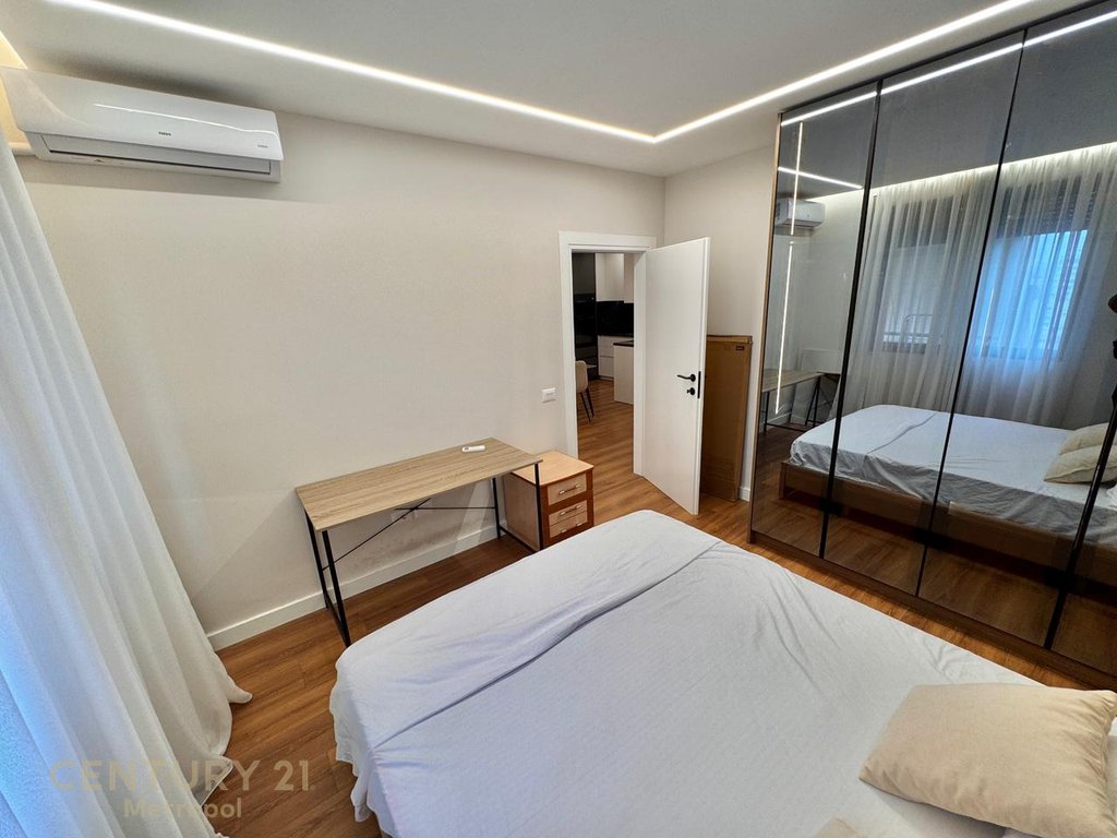 APARTMENT 2+1 NEAR THE NEW MARKET!