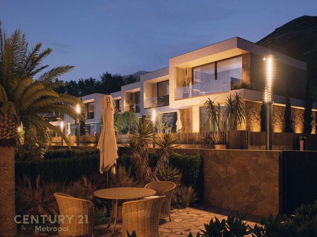 VILLA WITH POOL FOR SALE IN DHERMI!